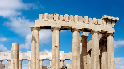 Fototapeta premium Top part of of the Parthenon in the Acropolis in Athens