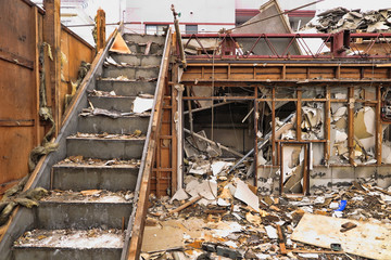 解体中の一軒家