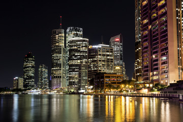 Fototapeta na wymiar Brisbane cityscape by night on the Brisbane river