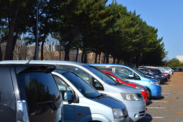 駐車場に停めた車