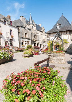 historischer Marktplatz von Rochefort on Terre, Bretagne, Frankreich Frankreich