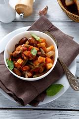 Green beans with vegetables and sauce