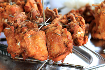 Chicken fried with herbs