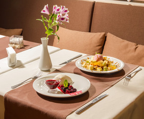  Delicious restaurant desserts, cheesecake and fruit salad