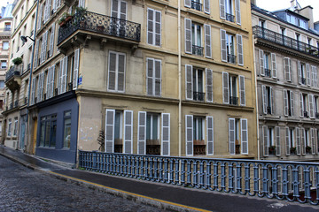 Fototapeta na wymiar Paris - Pont Pavé - Rue de Bellefond