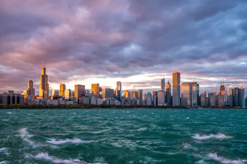 Naklejka premium Downtown chicago skyline at sunset