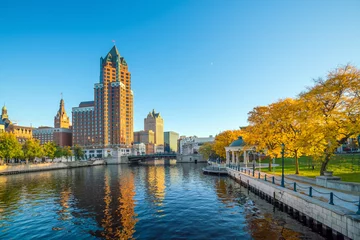 Poster Downtown skyline with Buildings along the Milwaukee River © f11photo