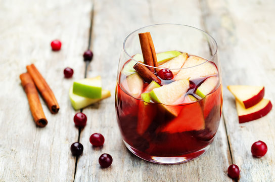 Cranberry Apple Red Wine Sangria