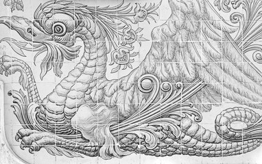 Tiles with dragon