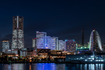 Fototapeta na wymiar Yokohama Minato Mirai 21 seaside urban area in Japan at dusk