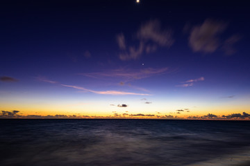 Fototapeta na wymiar Sea sunset quietly