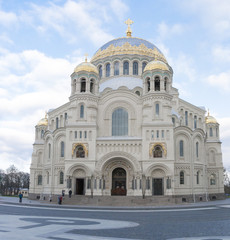 Fototapeta na wymiar Naval Cathedral of Saint Nicholas in Kronstadt