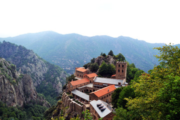 Fototapeta premium Abbaye St Martin du Canigou