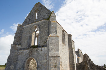 Fototapeta na wymiar church in france in ruins