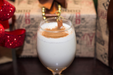 white cocktail cinnamon