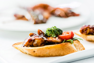 canape with chicken