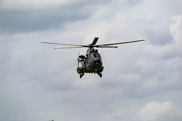 Fototapeta na wymiar Helicoptero Militar