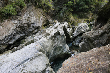 愛媛県　八釜渓谷　八釜の甌穴群