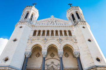 Obraz premium The Facade of La Basilique Notre Dame de Fourviere in Lyon