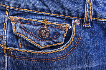 pocket jeans with stitching