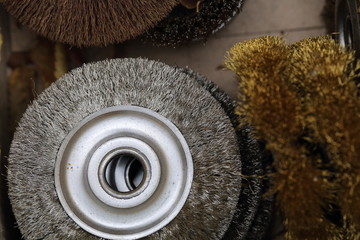  Wire brush