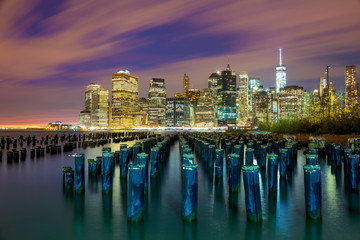 Panele Szklane  Słynny widok Nowego Jorku w nocy z dużymi światłami miasta - Nowy Jork, U
