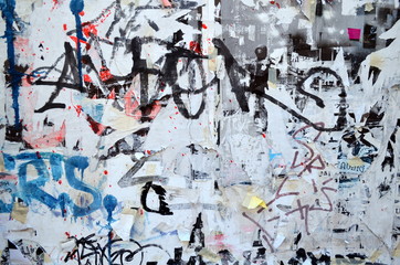 Fototapeta premium Alte Mauer mit Plakatresten