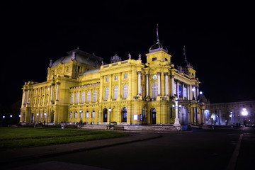 Fototapeta na wymiar Croatian national theatre in Zagreb