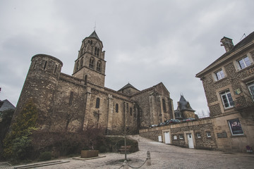Naklejka premium Uzerche. Francia