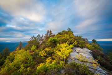 Obraz premium Evening view of the Blue Ridge Mountains from Table Rock, on the
