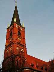 Kirchturmspitze auf dem Samariterplatz in Berlin Friedrichshain