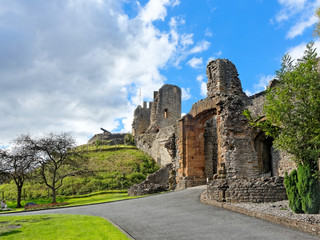 Dudley Castle, de hoofdingang van de kasteelruïne.