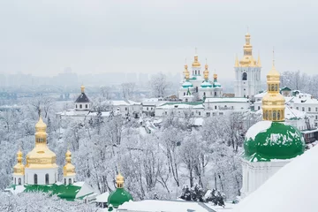 Deurstickers Een zicht op het klooster van de grotten van Kiev in de winter © Ksenia Kuznetsova