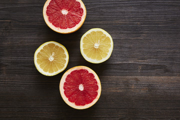 Fototapeta na wymiar sliced healthy citrus fruits