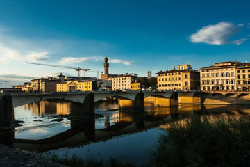 Fototapeta premium sunset view of Ponte Vecchio