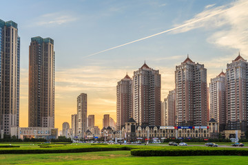 Fototapeta na wymiar Dalian evening city building