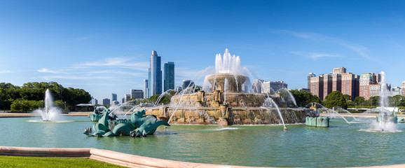 Buckingham fountain in Millenium park, Chicago, Illinois, US