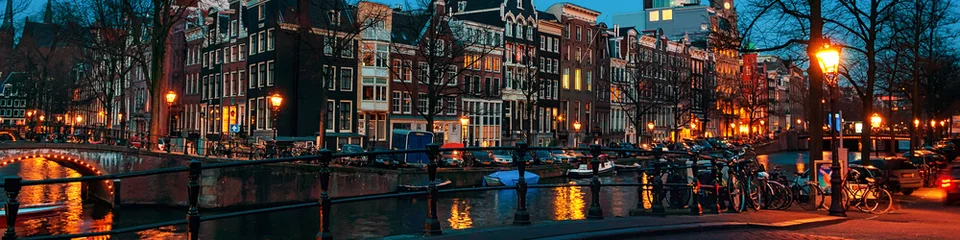 Fotobehang Amsterdam, Nederlandse grachten en bruggen © Madrugada Verde