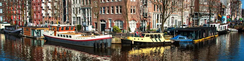 Foto op Plexiglas Stad aan het water Stadsleven in het centrum van Amsterdam