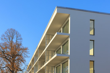 modernes Mehrfamilienhaus