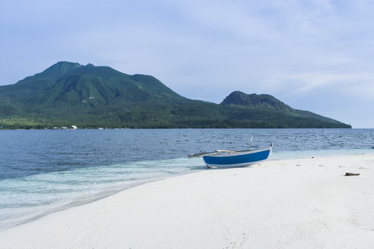 banka on white beach camiguin island