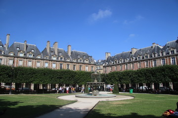 Obraz premium PARIS - Places des VOGES - Août 2016