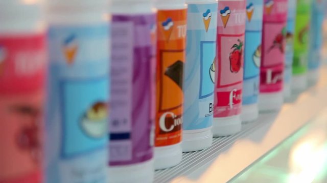 Процесс приготовления пищи на кухне ресторана. Мастерство поваров
