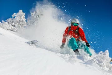 Photo sur Plexiglas Sports dhiver Skieur de descente en haute montagne