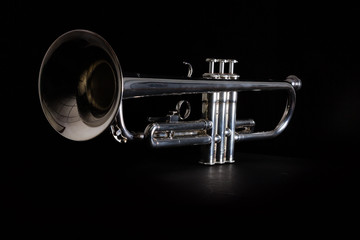 Obraz na płótnie Canvas Silver trumpet isolated