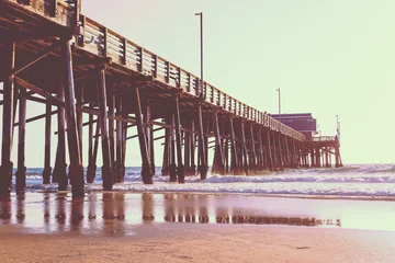 Abwaschbare Fototapete Seebrücke Newport Beach pier in vintage tone
