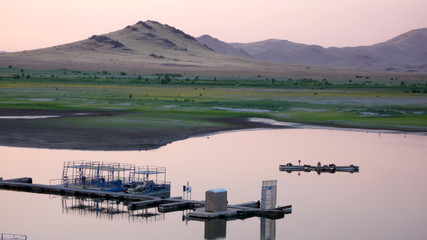 boote in den usa im abendlicht