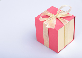 Obraz premium Gift boxes with bow on wood background