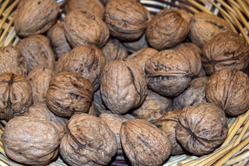 noci intere in guscio