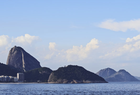 Brazil, City of Rio de Janeiro, Copacabana, View towards the Sugarloaf Mountain.